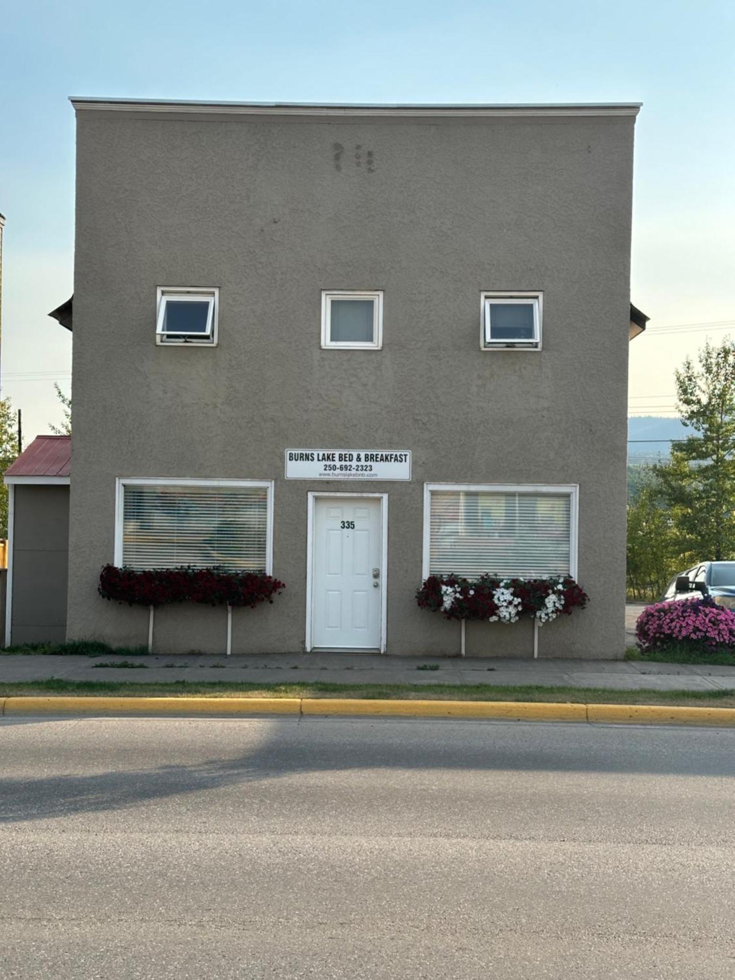 Burns Lake Bed And Breakfast エクステリア 写真