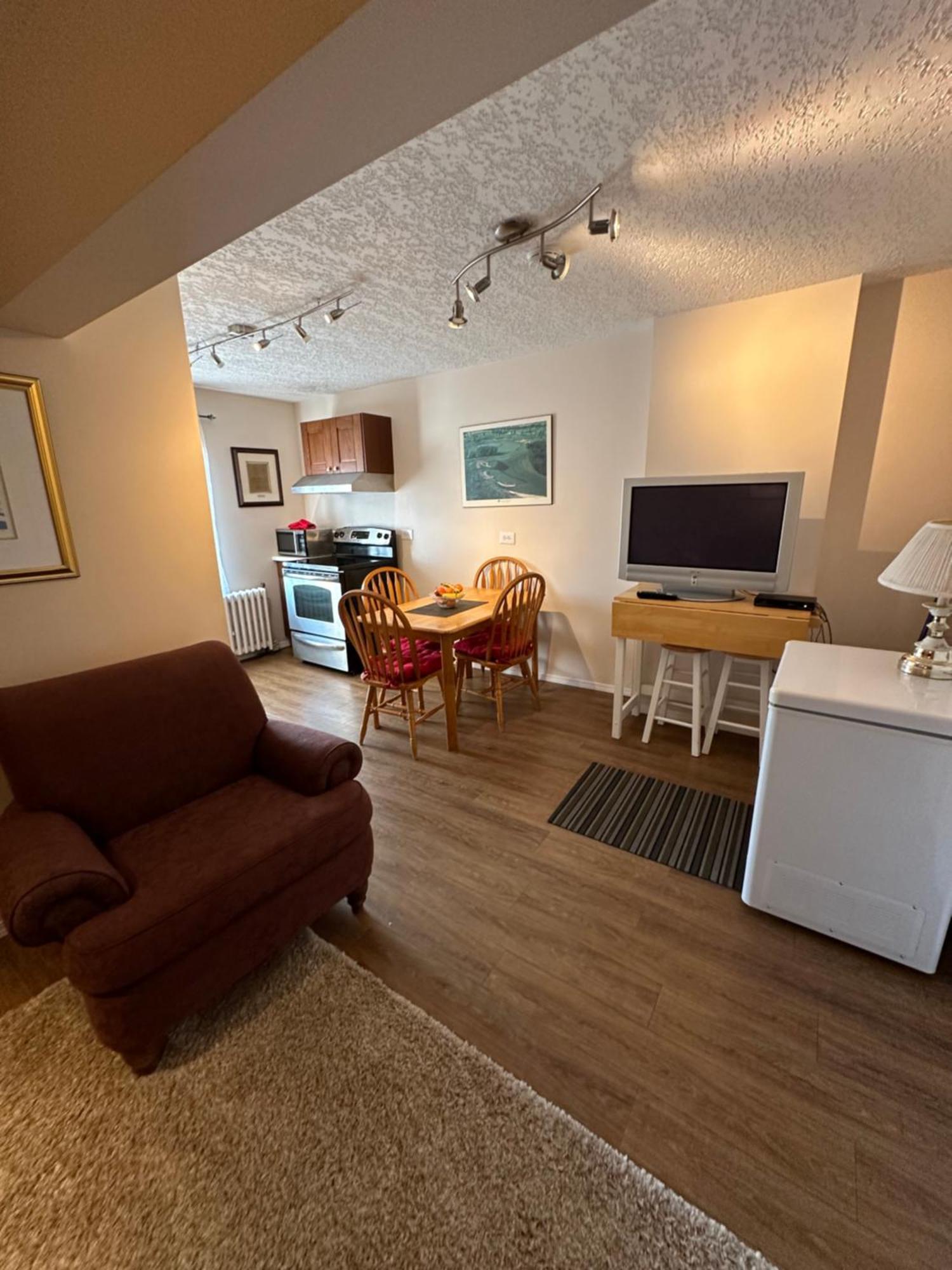 Burns Lake Bed And Breakfast エクステリア 写真