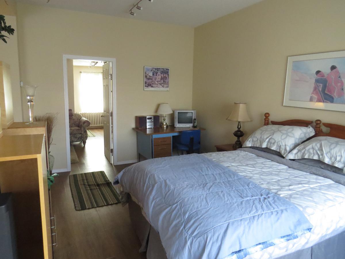 Burns Lake Bed And Breakfast エクステリア 写真